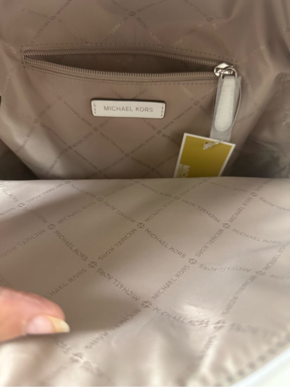 NWT!! Michael Kors White Mini Backpack with Multicolor Travel Tag Print - Picture 4 of 4